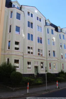 Vorderansicht - Wohnung mieten in Flensburg - 3 Zimmer mit Ausblick ins "Grüne"