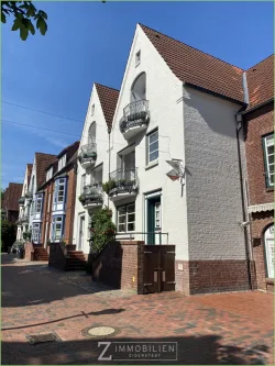 Ansicht Wohnhaus - Wohnung kaufen in Husum - Modernes Wohnen im historischen Ambiente des Schloßgangs**