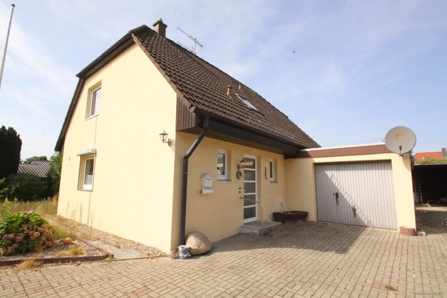 Außenansicht - Haus kaufen in Meinersen - Familienfreundlich - ruhige Wohnlage - Einfamilienhaus mit Garage in Meinersen