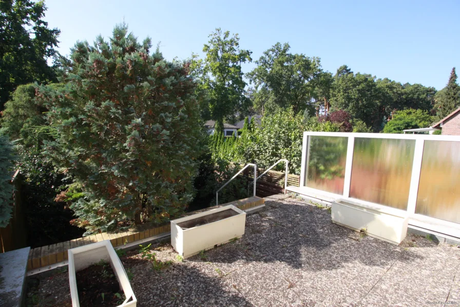 Terrasse und Gartenblick