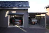 Carport und Garage