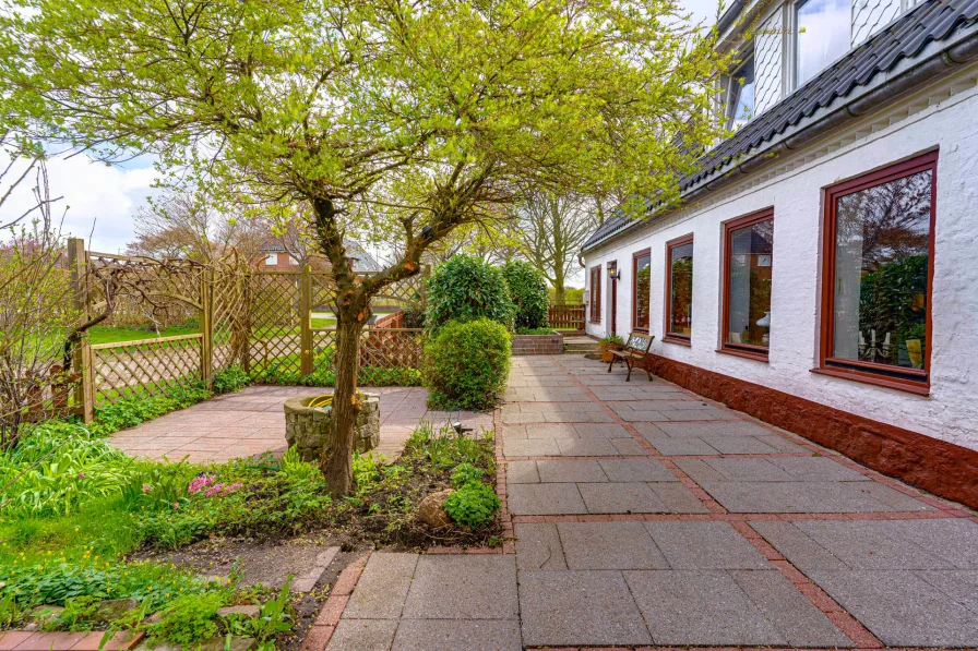 Terrasse zum Hof in Nord-Ostausrichtung Ansicht I