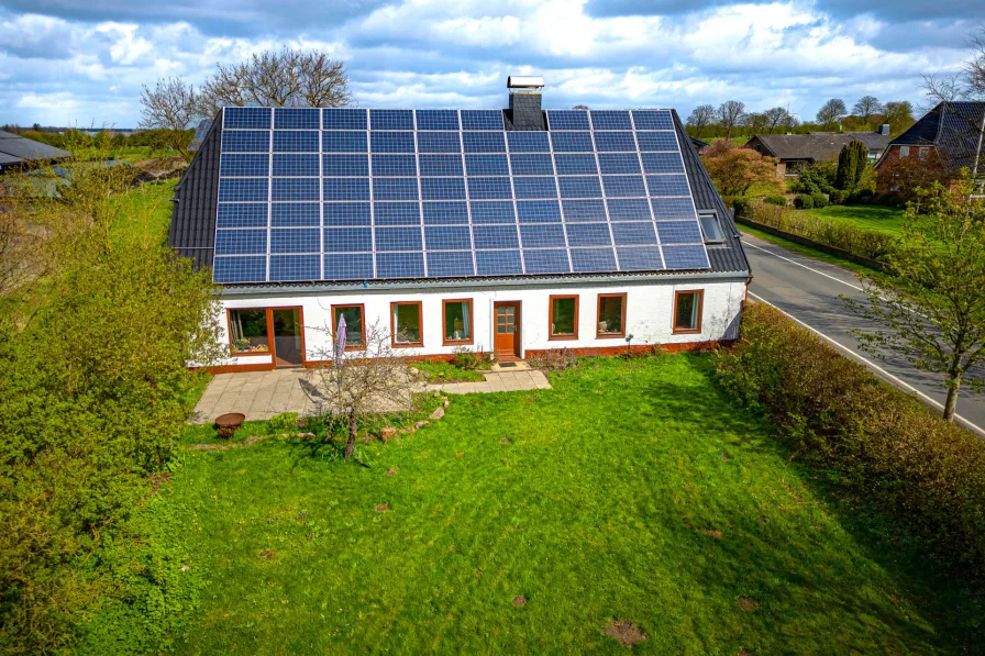 Riesiges, modernisiertes Landhaus mit PV-Anlage - Haus kaufen in Lindewitt / Kleinwiehe - Hier haben auch 2-3 Generationen Platz! Modernisiert, erweitert & nachhaltig mit PV-A. ausgestattet!