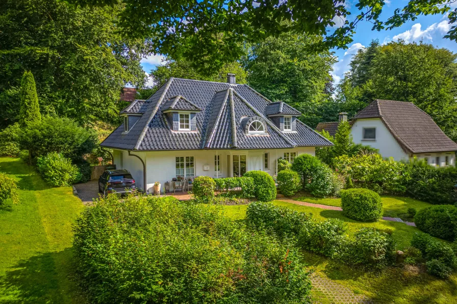 Titel - Haus kaufen in Tarp - Exklusives Traumhaus im idyllischen Treenetal – Hochwertiges Wohnen in bester Tarper Lage!