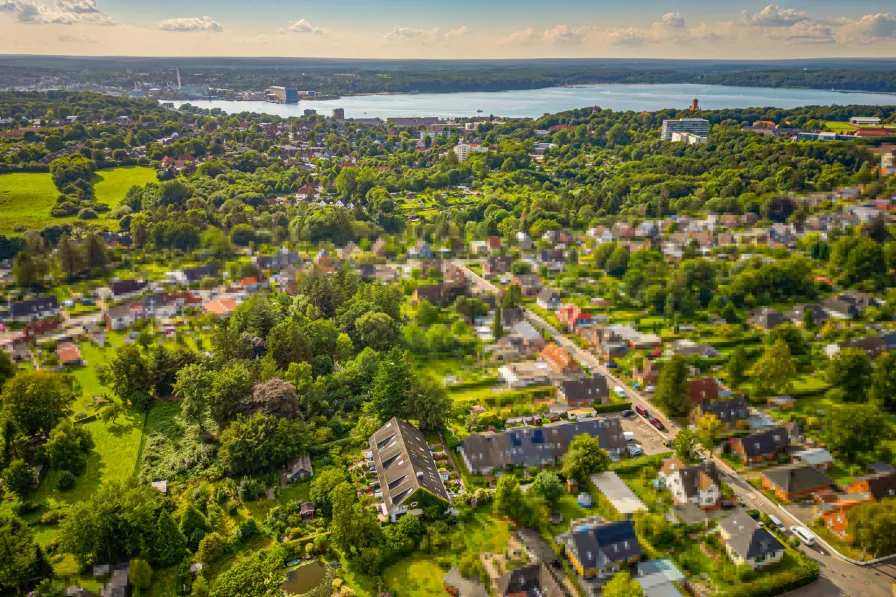 Reihenhausanlage von oben - Haus kaufen in Flensburg - Tolles RMH mit ca. 120 qm W/Nfl. in bester Lage Mürwiks! Terrasse gen Süden, PKW-Stellplatz!