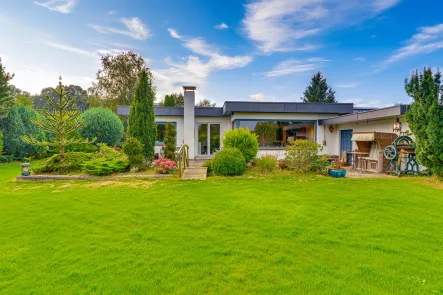 Herzlich Willkommen in Ihrem neuen Zuhause! - Haus kaufen in Flensburg - Toller Bungalow in 1100m Wassernähe - 4 Zi., ca. 125 m² Wfl., ca. 738 m² Grdst., uvm.