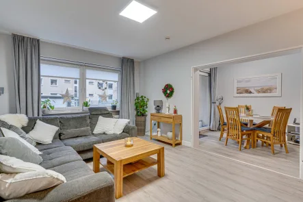 Schöne 3 Zi. Whg mit großer Terrasse - Wohnung kaufen in Flensburg - FL-Weiche: Sonnige 3-Zimmer-EG-Wohnung mit gr. Terrasse. Modern, Keller, Dachboden und Stellplatz!