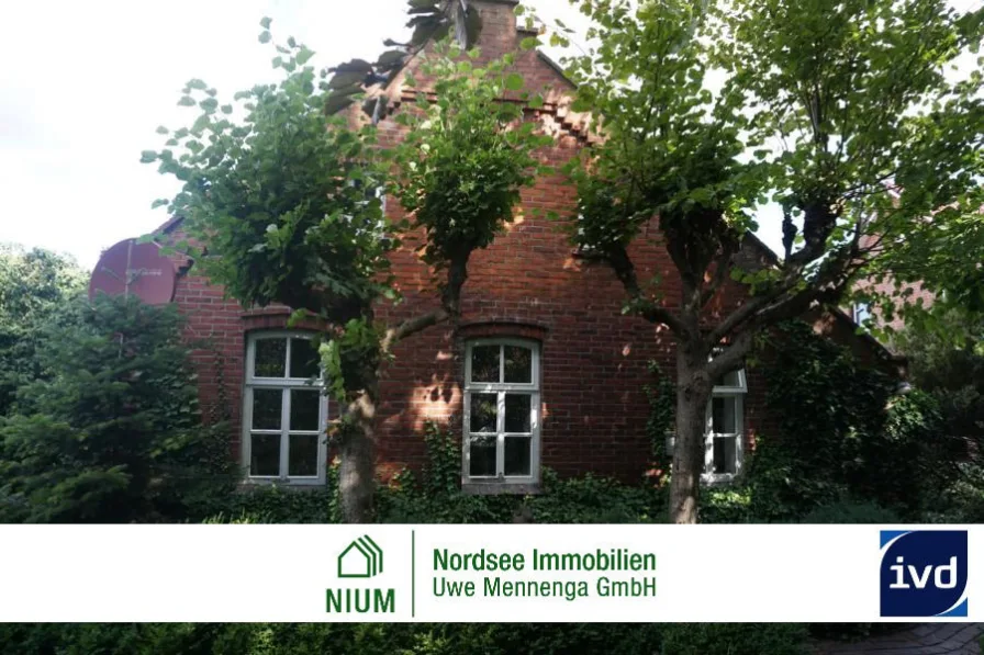Bild1 - Haus kaufen in Norden - HISTORISCHES LANDARBEITERHAUS AUS 1891 | EBENERDIGES WOHNEN | ALTER BAUMBESTAND