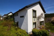 Heise Immobilien - Wohnhaus mit Einliegerwohnung - separate Eingänge