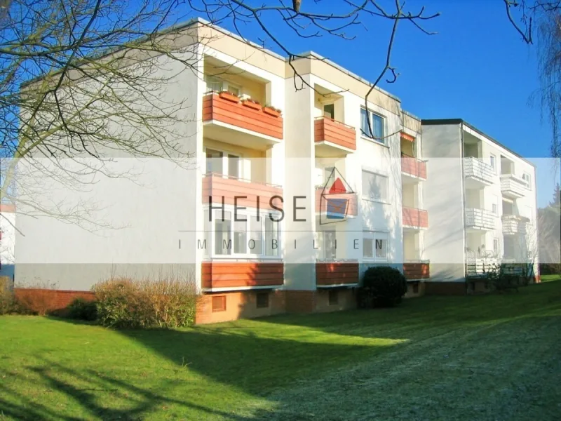 Heise Immobilien - Wohnung im Erdgeschoss - Wohnung mieten in Holzminden - 3-Zimmer-Mietwohnung mit Balkon und Einbauküche in bevorzugter Wohnlage