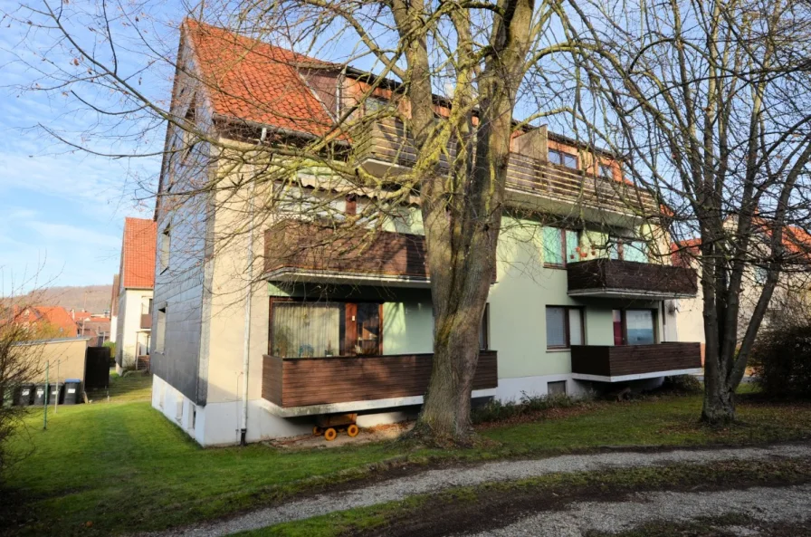 Heise Immobilien - 6-Familienwohnhaus mit Garagen - Delligsen