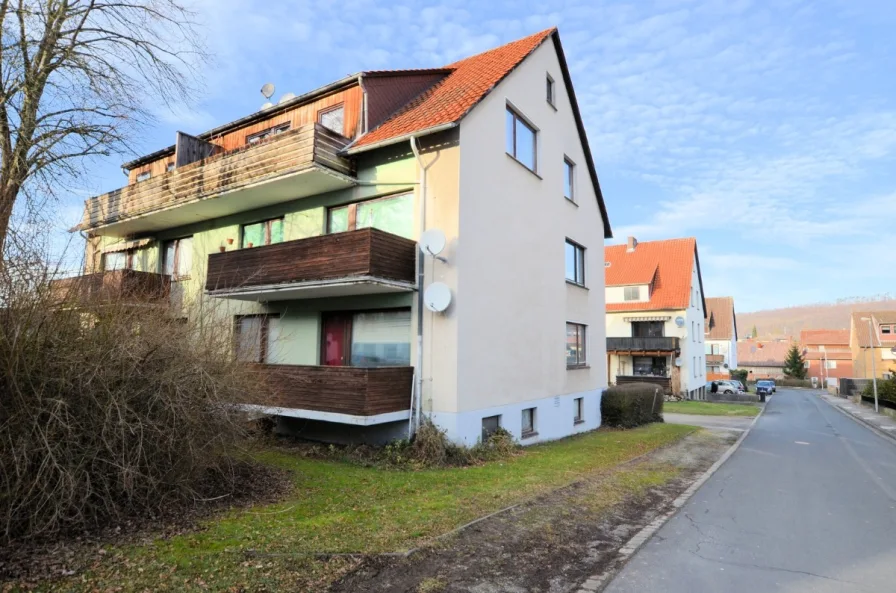 Heise Immobilien - 6-Familienwohnhaus mit Garagen - Delligsen