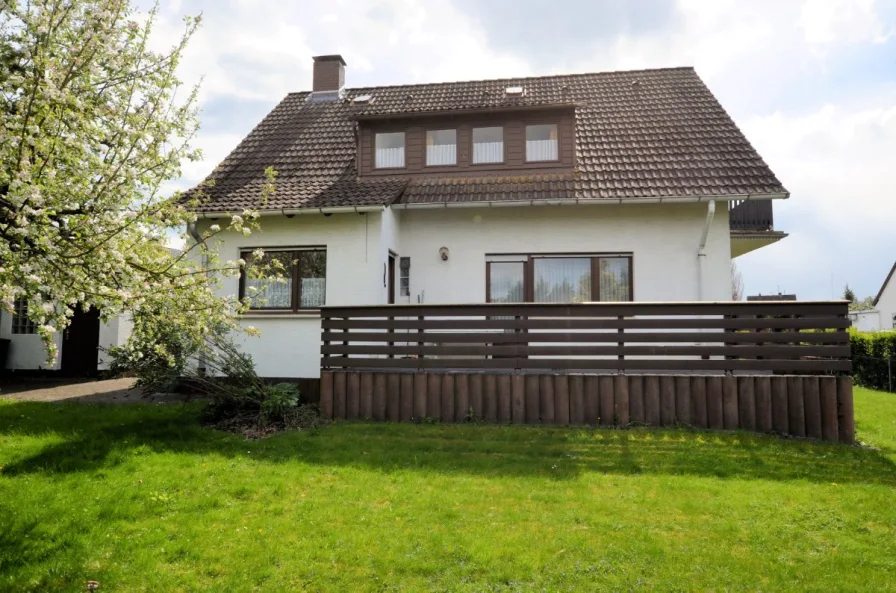 1-Familienwohnhaus mit Garage in Holzminden - Garten - Terrasse