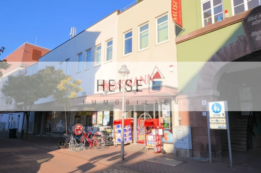 Wohnen in der Innenstadt von Holzminden - Heise Immobilien - Wohnung mieten in Holzminden - "Wohnen in der Innenstadt von Holzminden" 4, Zi.-Mietwohnung mit Dachterrasse