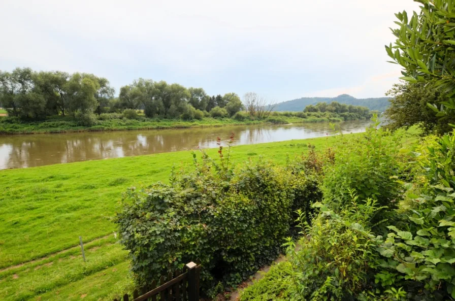 Balkon mit Fernsicht in die Weserauen ** Brevörde ** Weserblick