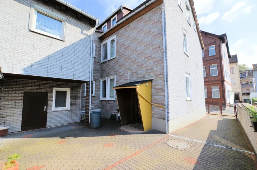 2-Familienwohnhaus mit Garage - Stadtlage - Holzminden