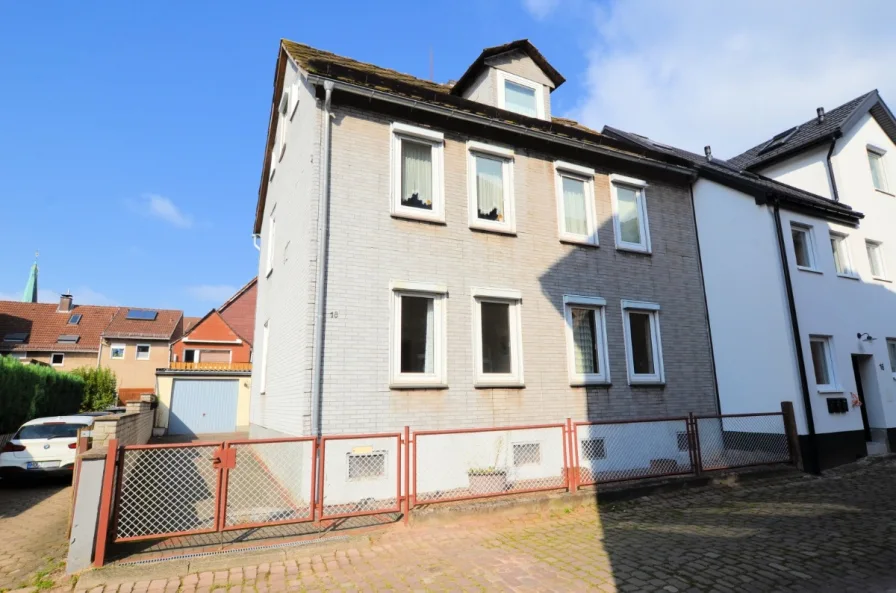 2-Familienwohnhaus mit Garage - Stadtlage - Holzminden