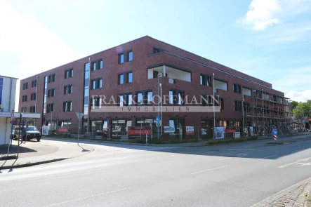 Vorderansicht - Wohnung mieten in Henstedt-Ulzburg - Schöne Neubau Wohnung im Zentrum von Henstedt-Ulzburg