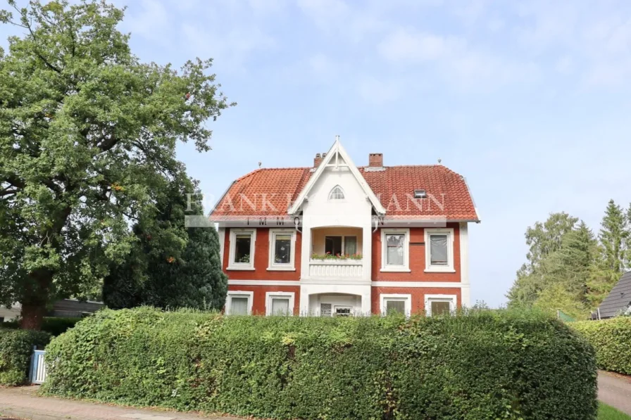 Titel - Haus kaufen in Quickborn - Stadtvilla mit Baugrundstück in Quickborn