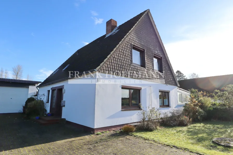 Hausansicht - Haus kaufen in Neversdorf - Einfamilienhaus mit Bauplatz in Neversdorf