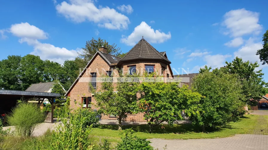 V6125 - Haus kaufen in Fuhlendorf - Zweifamilienhaus mit Baugrundstück in Fuhlendorf