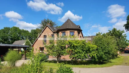 V6125 - Haus kaufen in Fuhlendorf - Gepflegtes Endreihenhaus mit Doppelcarport in Fuhlendorf