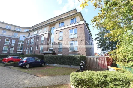 Frontasicht - Wohnung mieten in Henstedt-Ulzburg - Traumhafte Penthouse-Wohnung über 2 Ebeneninkl. großer Dachterrasse im Zentrum von Henstedt-Ulzburg