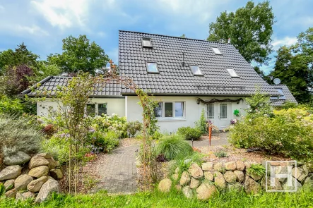 Vorderansicht - Haus kaufen in Schmalfeld - Modernes Haus mit Charakter