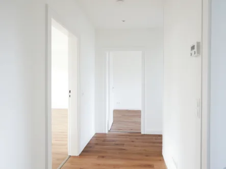 Blick in den Flur - Wohnung mieten in Bad Segeberg - Lichtdurchflutet und modernisiert!