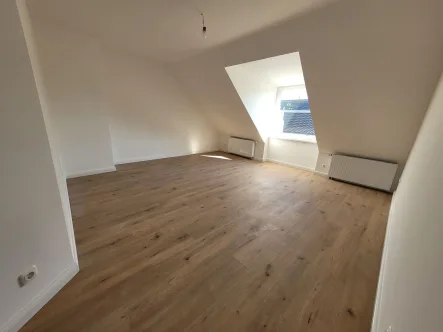  - Wohnung mieten in Rendsburg - neuwertige Dachgeschosswohnung - Ausbau in 2022