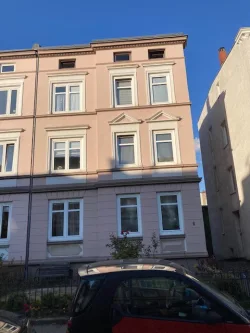 Objekt - Haus kaufen in Lübeck- St. Lorenz-Nord - Neuer Preis ! Mehrfamilienhaus mit Nebengebäude auf Eigenland in Lübeck-St. Lorenz-Nord