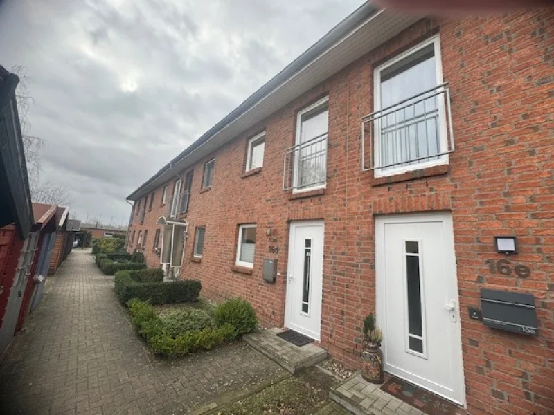 Objekt - Haus kaufen in Lübeck-Kücknitz - Gepflegtes Reihenmittelhaus mit PKW-Stellplatz in Lübeck-Kücknitz