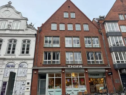 Objekt - Laden/Einzelhandel mieten in Lübeck-Innenstadt - Ladengeschäft mit  großer Fensterfront in 23552 Lübeck/City - Mengstraße