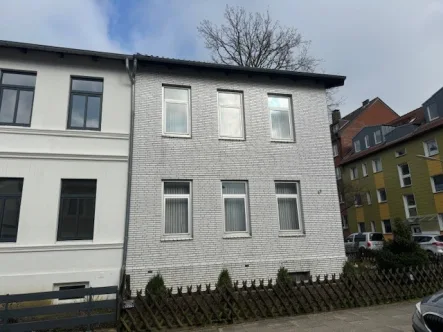 Objekt - Haus kaufen in Hamburg - Doppelhaushälfte mit Garage auf 298 m² Eigenland in 21079, Hamburg-Harburg