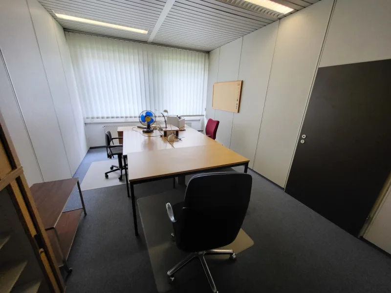 Büro 1