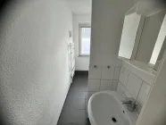 Duschbad/WC (2. OG mitte)