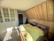 Schlafzimmer (DG)013