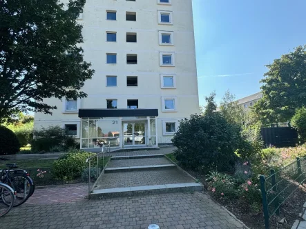 Zuwegung - Wohnung kaufen in Lübeck-Moisling - Gepflegte 2-Zimmer-Eigentumswohnung mit Balkon in 23560 Lübeck-Moisling