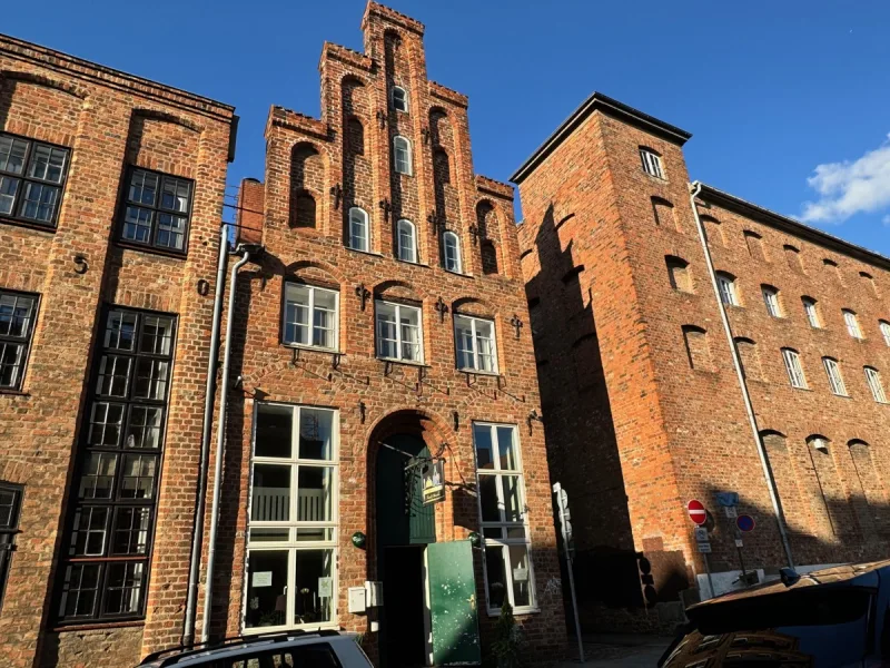 Objekt - Haus kaufen in Lübeck / Innenstadt - Altstadthaus mit 5 gepflegten Mieteinheiten in der Lübecker Altstadt (Gründungsviertel)