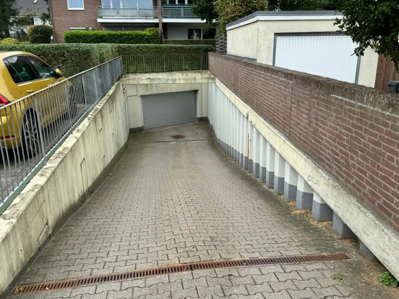 Tiefgaragenzufahrt 