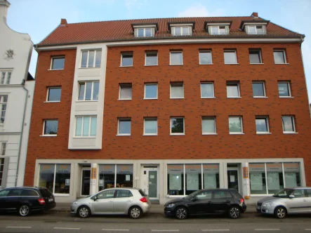 Objekt - Wohnung kaufen in Lübeck / Innenstadt - 3-Zimmer-Eigentumswohnung mit Balkon und Blick auf die Untertrave (Holstenhafen)