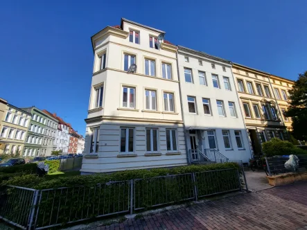 Objekt - Haus kaufen in Lübeck - St. Lorenz-Nord - Mehrfamilienhaus mit vier Wohnungen auf 243 m² Eigenland  in 23554 Lübeck- St. Lorenz-Nord