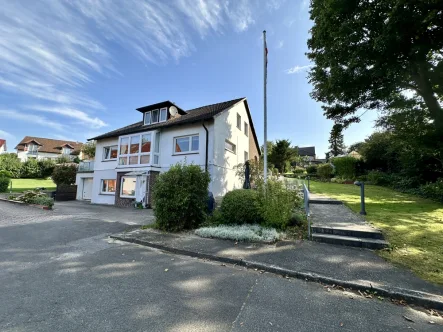 Ruhig und doch zentral - das kann das Zweifamilienhaus - Haus kaufen in Ahrensbök - 2 Einheiten, ein Dach - Lebensfreude im Zentrum von Ahrensbök