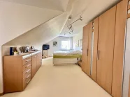 Großes Schlafzimmer