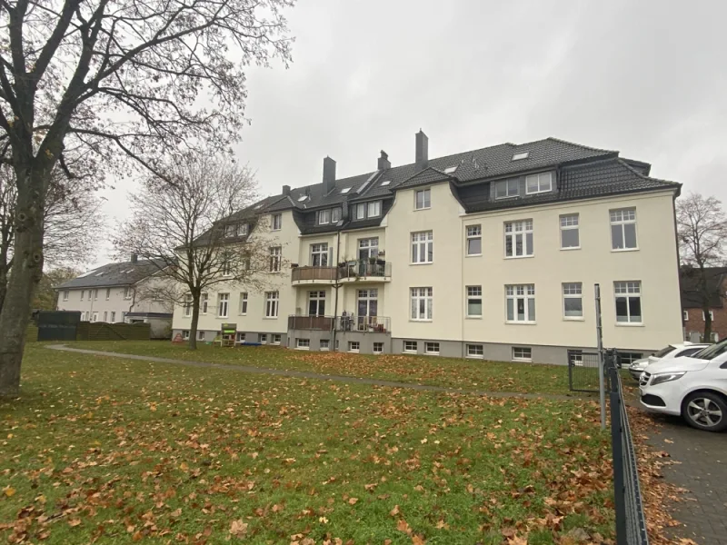 Süd-West-Ansicht - Wohnung mieten in Lübeck - Maisonettewohnung - Traumhaft Wohnen über 2 Ebenen