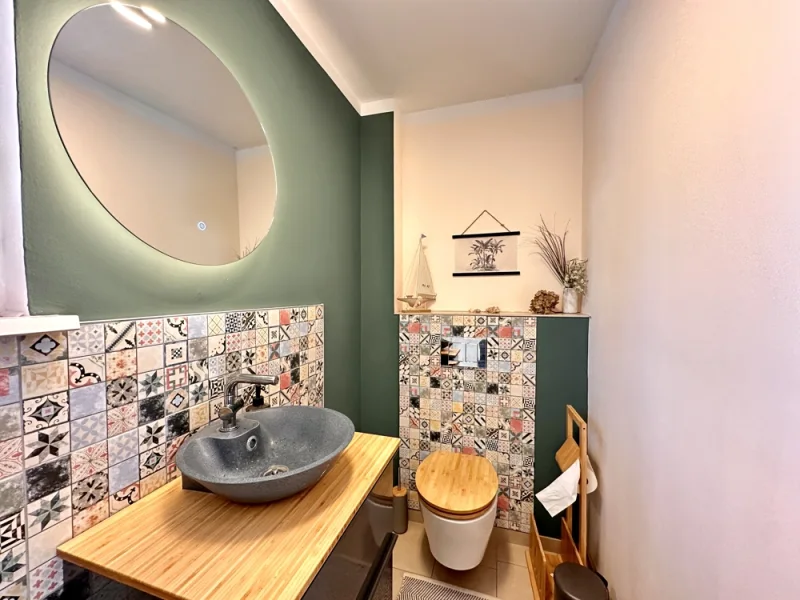 Stylischer WC-Bereich im Elternschlafzimmer