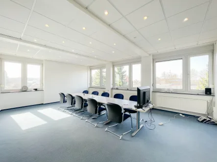 Beispiel-Besprechungsraum  - Büro/Praxis mieten in Lübeck - Büroflächen verschiedene Größen Vorschlag für 683m²