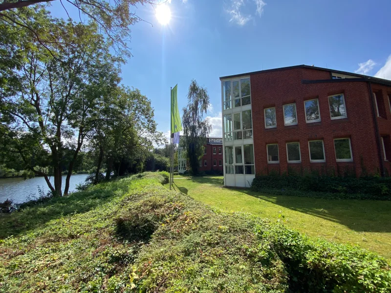 Mitarbeiterfreundlich ! - Büro/Praxis mieten in Lübeck - Bürofläche am idyllischen Stadtgraben