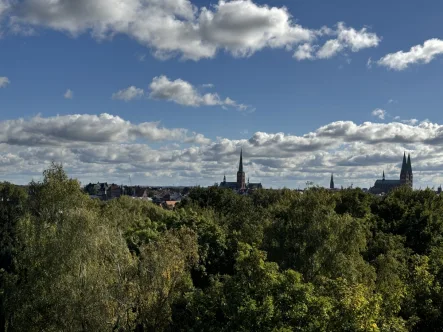 Ausblick  - Wohnung kaufen in Lübeck - Helle 3 - Zimmer Wohnung mit Potential! Lübeck - Lorenz Nord