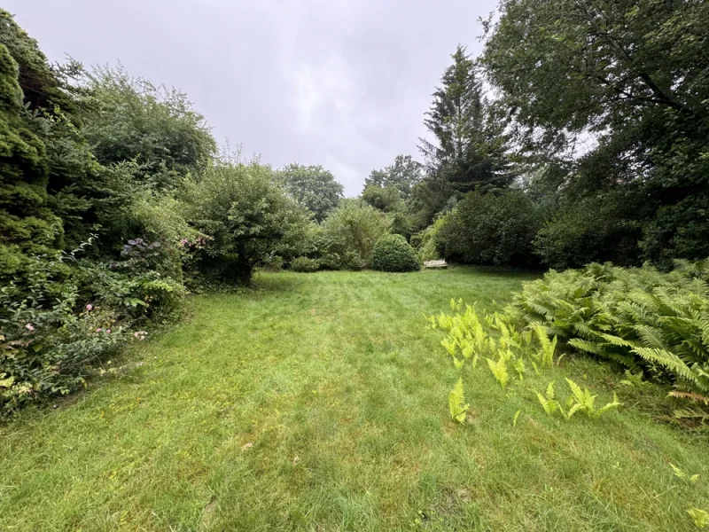 Garten - Haus kaufen in Lübeck - Großzügiges EFH mit Potential in Lübeck - St.Gertrud